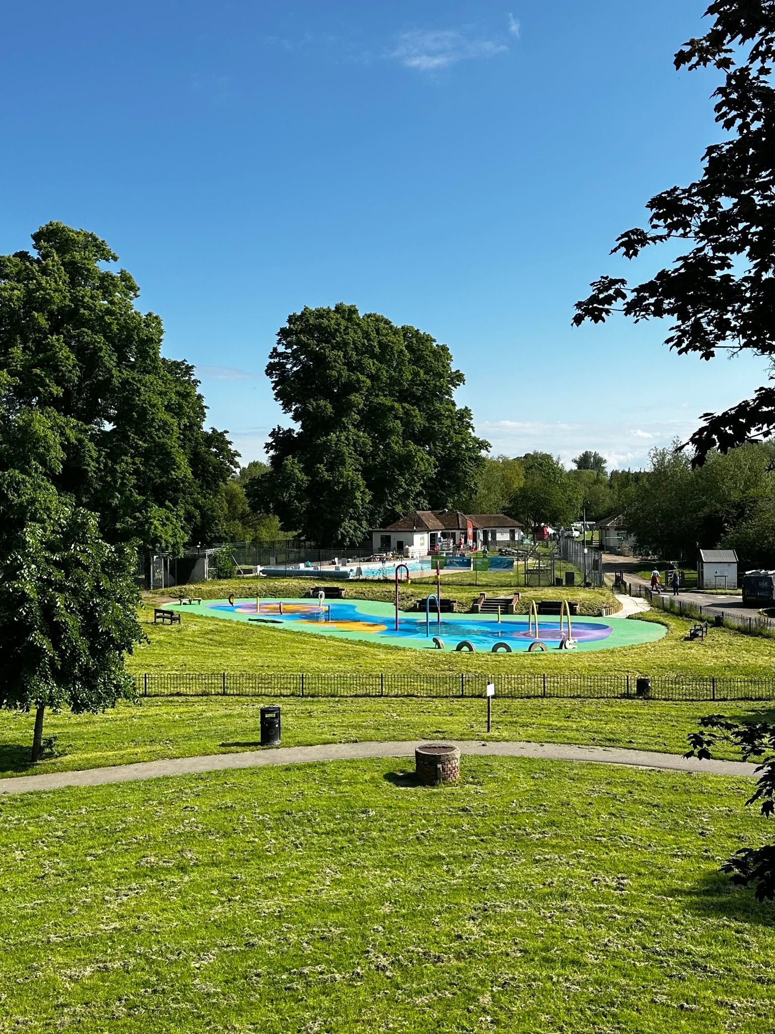 Riverside Park and Pools on a sunny day in Wallingford