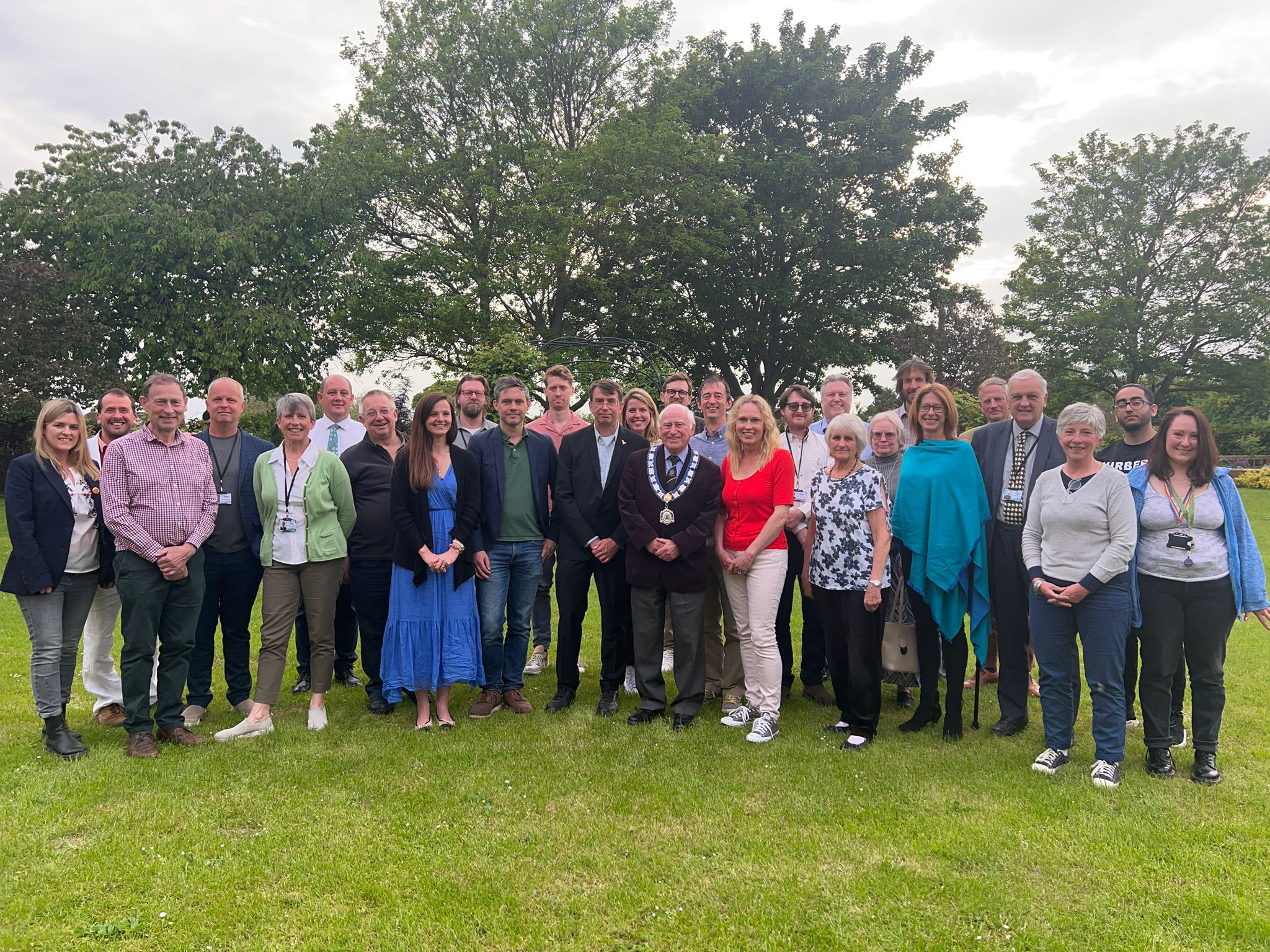 South Oxfordshire Liberal Democrat and Green Party councillors standing togetther