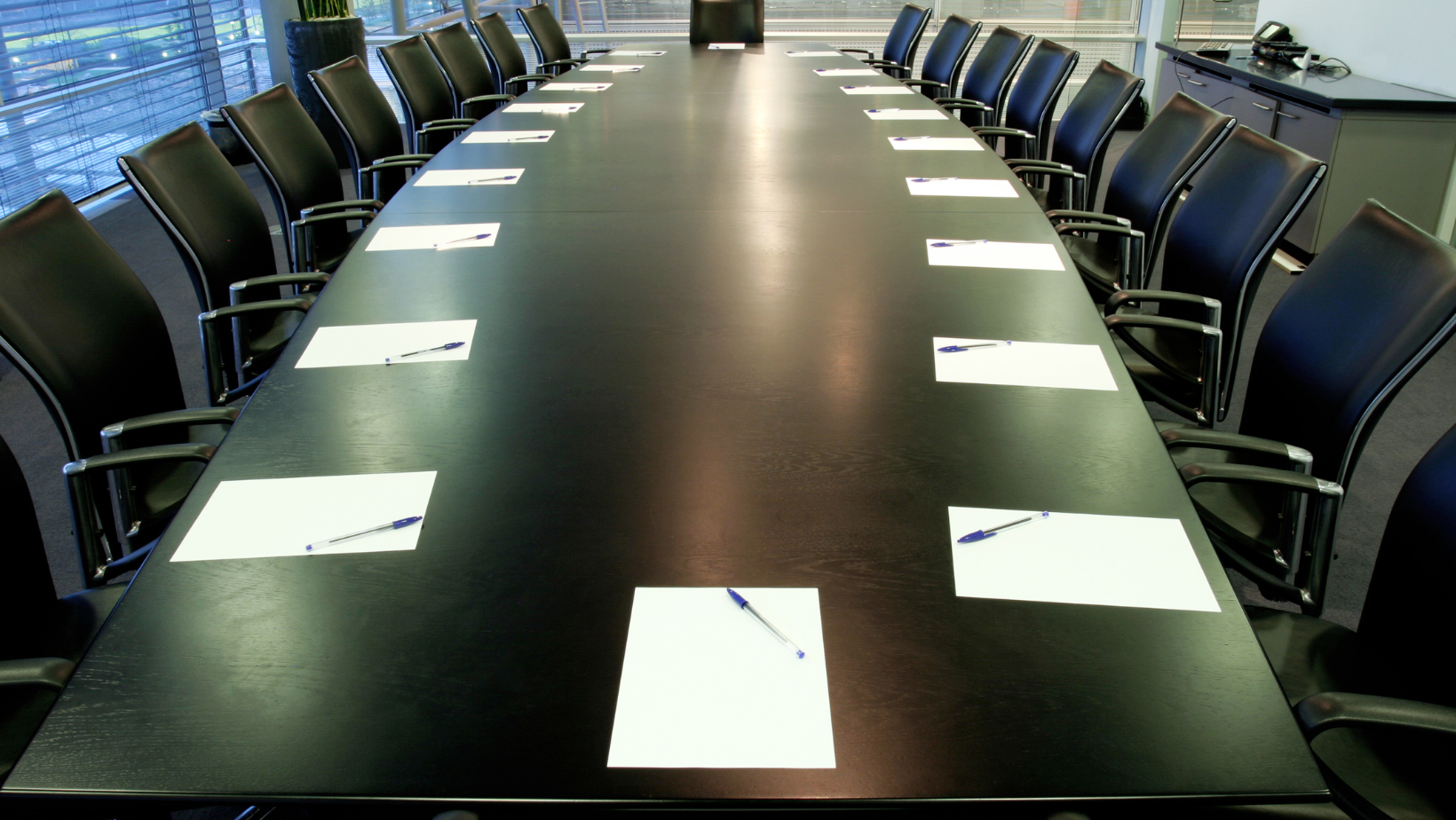 A picture of a meeting room